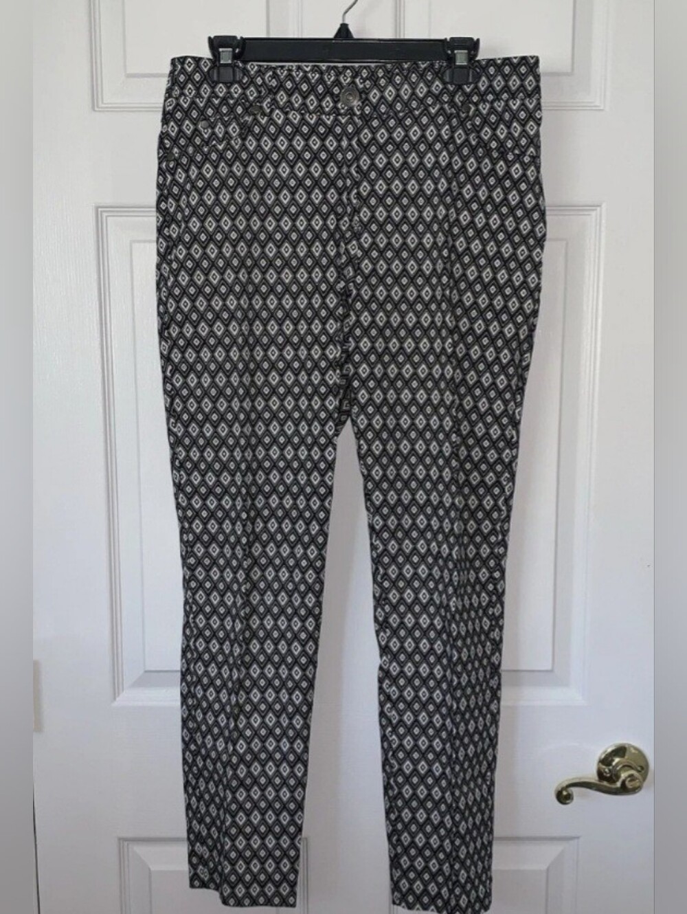 Roz & Ali Black and White Diamond-Print Chinos